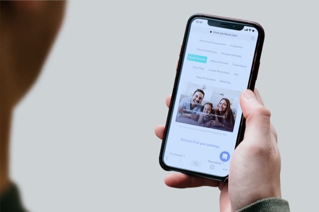 book a photographer from perfocal on a phone